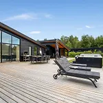 Apelone - 900m From The Sea By Interhome *