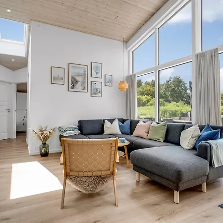 Apelone - 900m From The Sea By Interhome